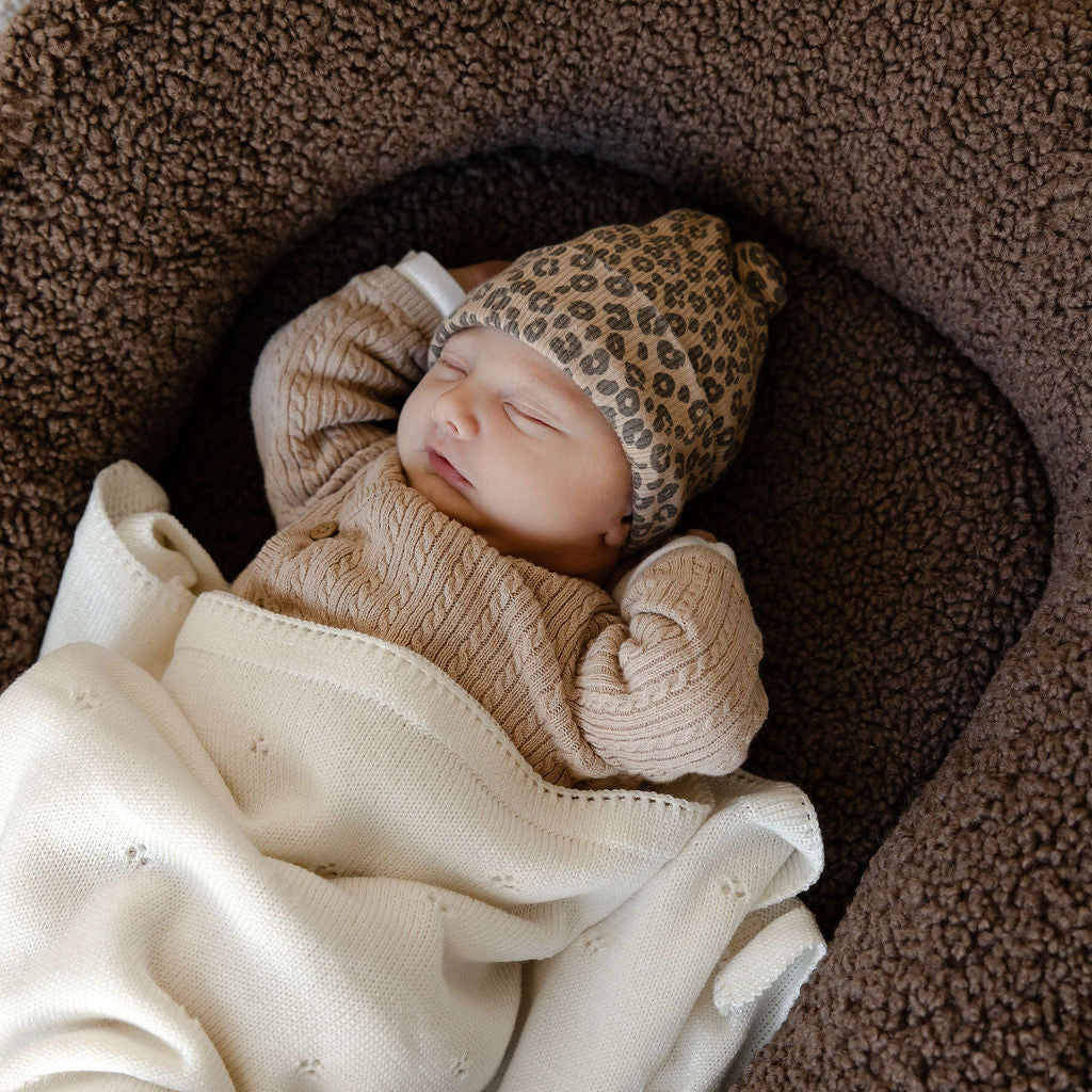 Baby in Benni & Ninni Teddy Babynestje bruin