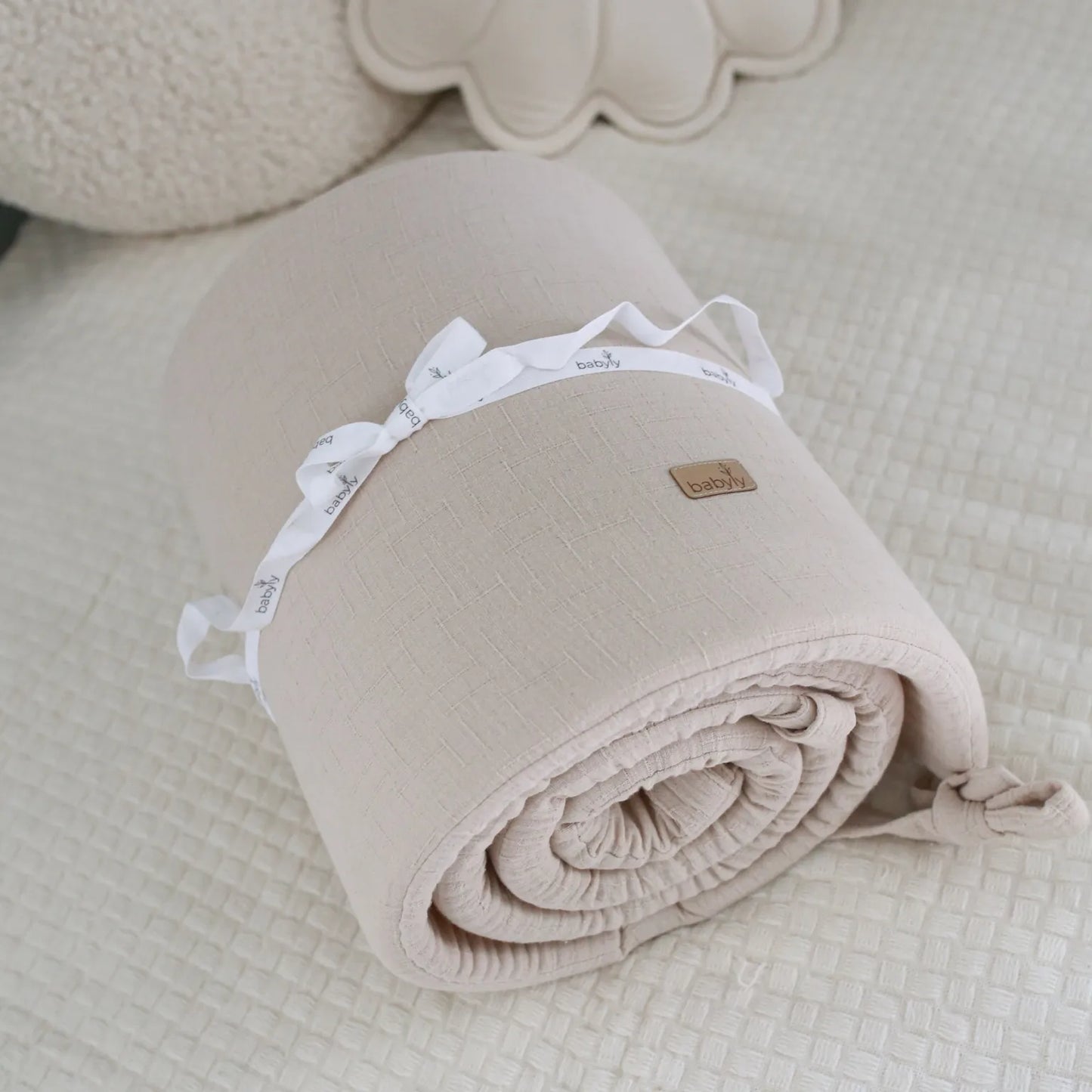 Babyly | Ledikantbumper / Bedbumper Mousseline Peanut