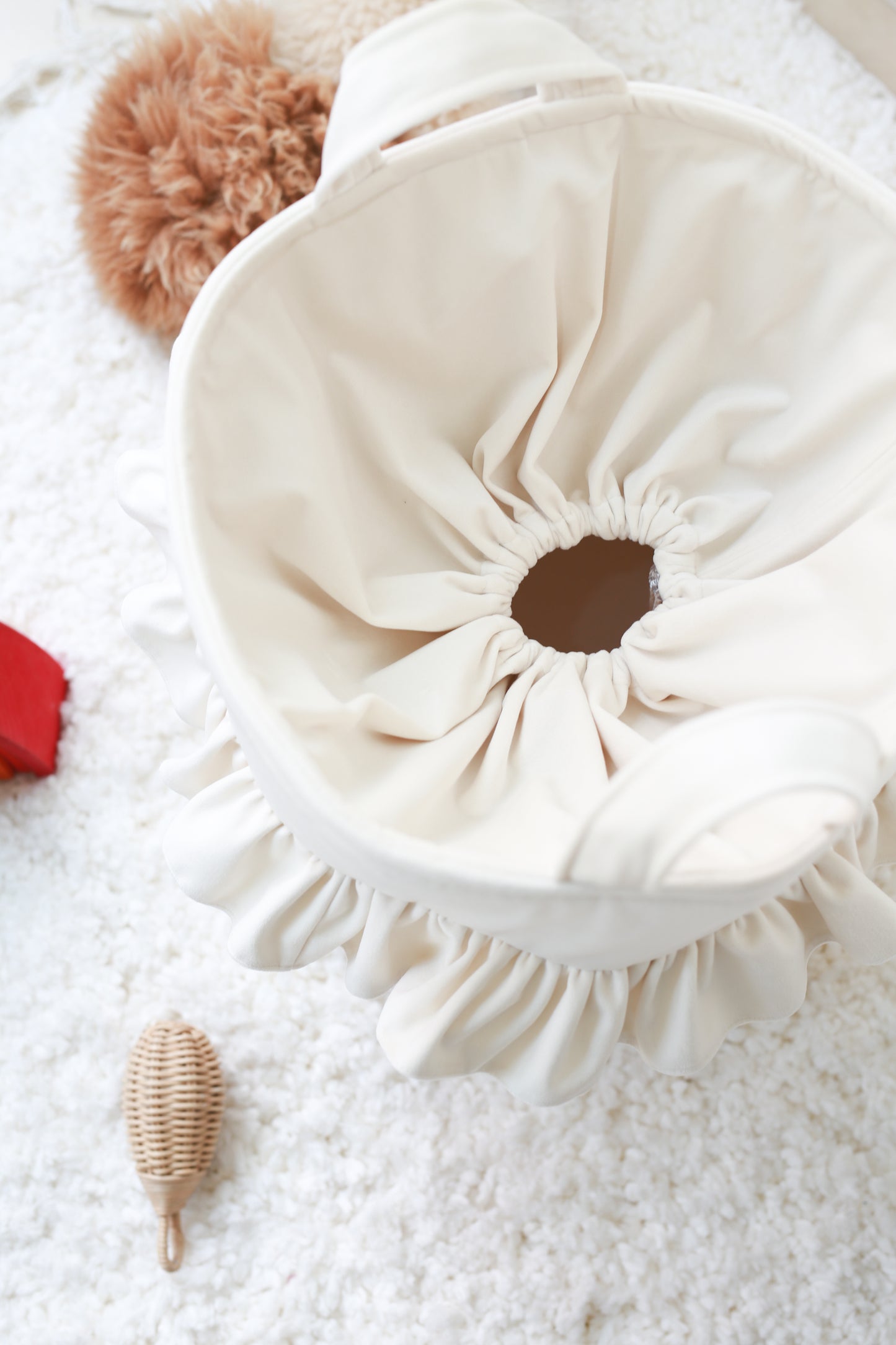 Babyly | Fluwelen Speelgoedmand - Velvet Ruffle