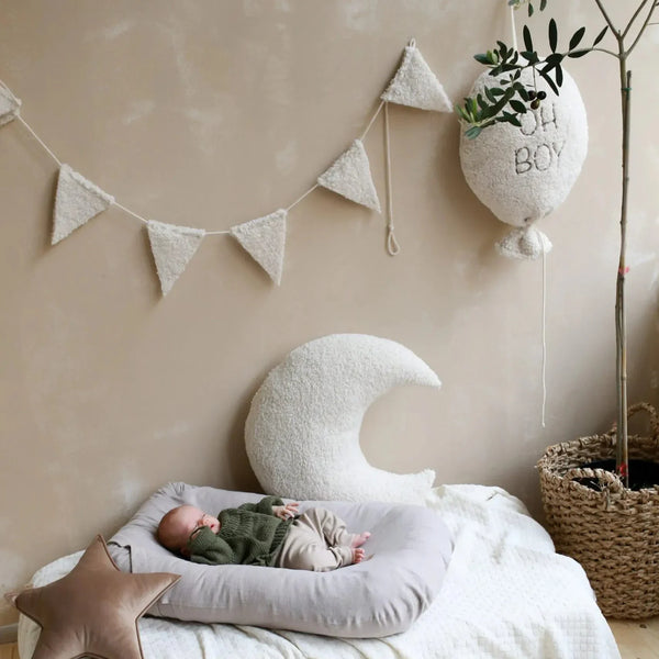Teddy maan kussen van 50 cm in warme beige tint, decoratief en zacht voor babykamer of kinderkamer