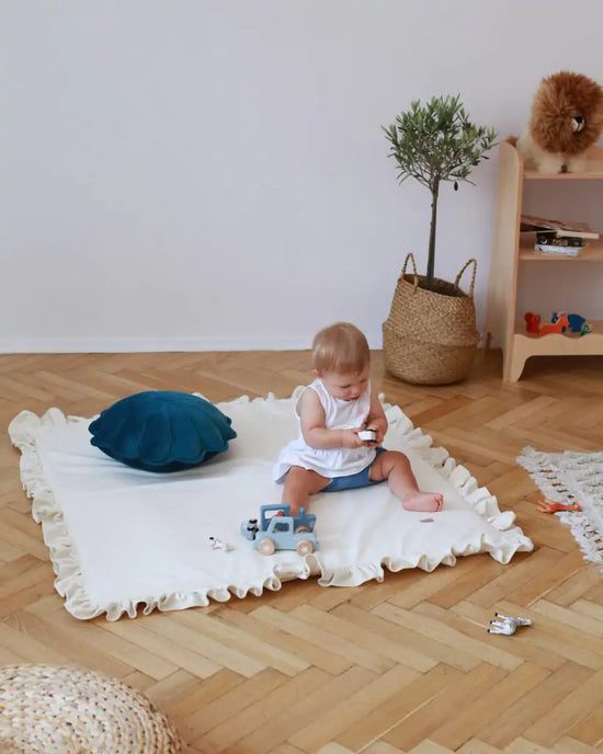 Babyly | Vierkant Fluwelen Speelkleed Ruffles - Beige