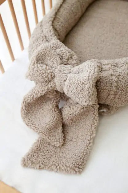 Babyly | Babynest Strik Teddy Taupe