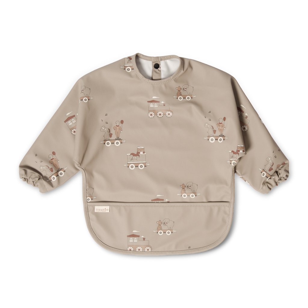 Nuuroo | Luna Slabbetje Gecoat - Crème Carnavalstrein - Waterafstotend slabbetje met mouwen van Nuuroo