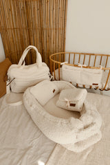 Complete newbornset met teddy luiertas cream, babynestje en accessoires