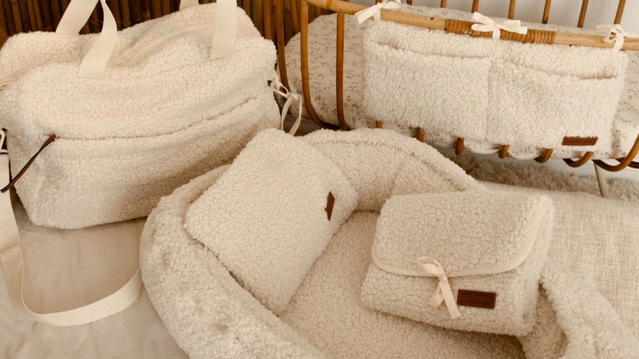 Complete Teddy Newborn Set met babynest, luiertas, crib organizer en luieretui in cream